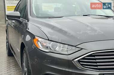 Седан Ford Fusion 2018 в 