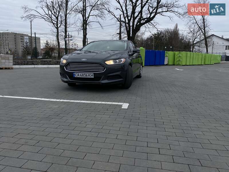Седан Ford Fusion 2014 в Умани