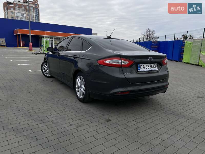 Седан Ford Fusion 2014 в Умани