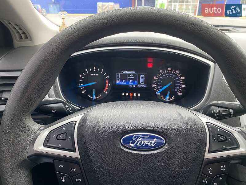 Седан Ford Fusion 2014 в Умани