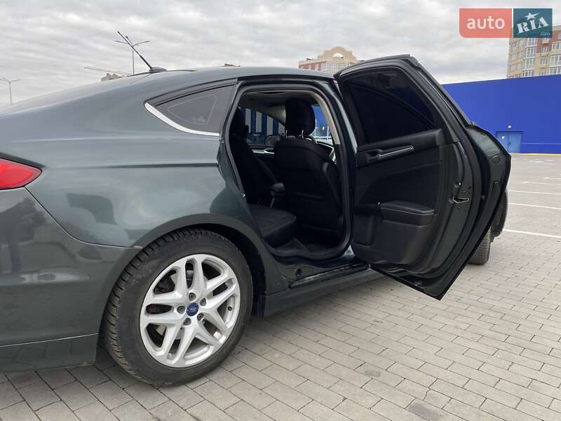 Седан Ford Fusion 2014 в Умани