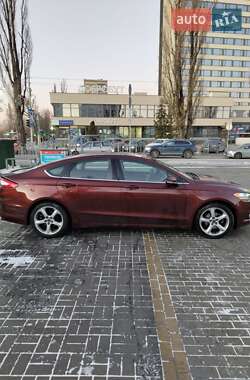 Седан Ford Fusion 2015 в 