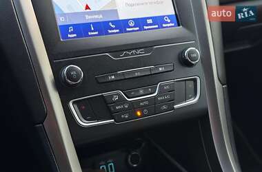 Седан Ford Fusion 2019 в 