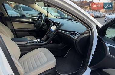 Седан Ford Fusion 2019 в 