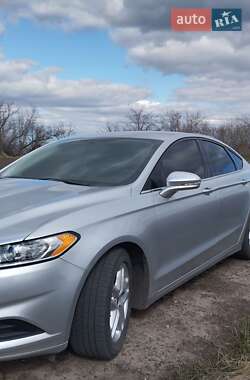 Седан Ford Fusion 2016 в 