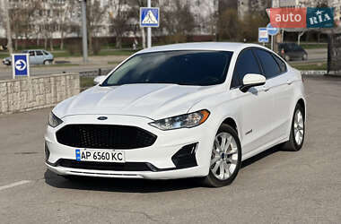 Седан Ford Fusion 2019 в 