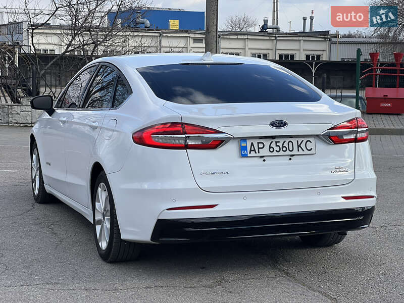 Седан Ford Fusion 2019 в Запоріжжі