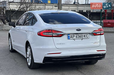 Седан Ford Fusion 2019 в 