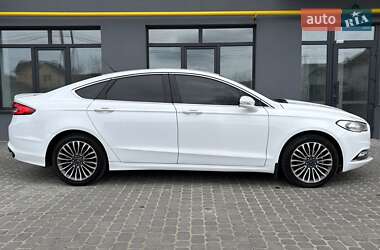 Седан Ford Fusion 2017 в 
