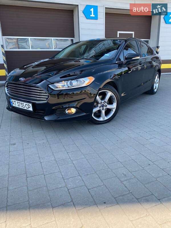 Седан Ford Fusion 2015 в 