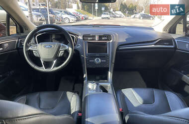 Седан Ford Fusion 2019 в 