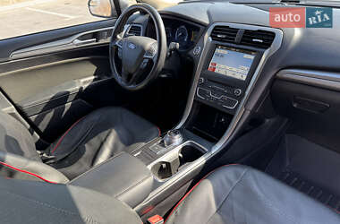 Седан Ford Fusion 2018 в 
