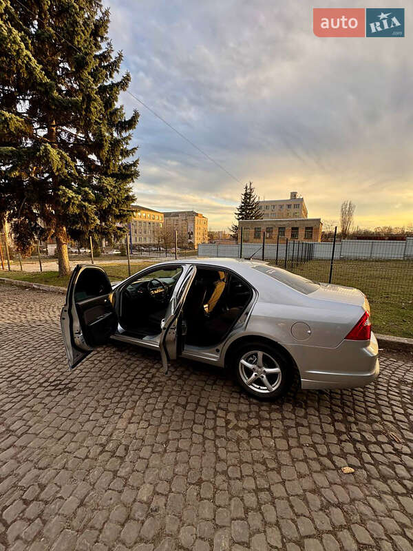 Седан Ford Fusion 2012 в Кропивницком
