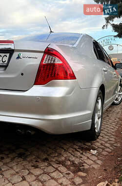 Седан Ford Fusion 2012 в 