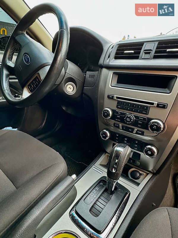 Седан Ford Fusion 2012 в Кропивницком