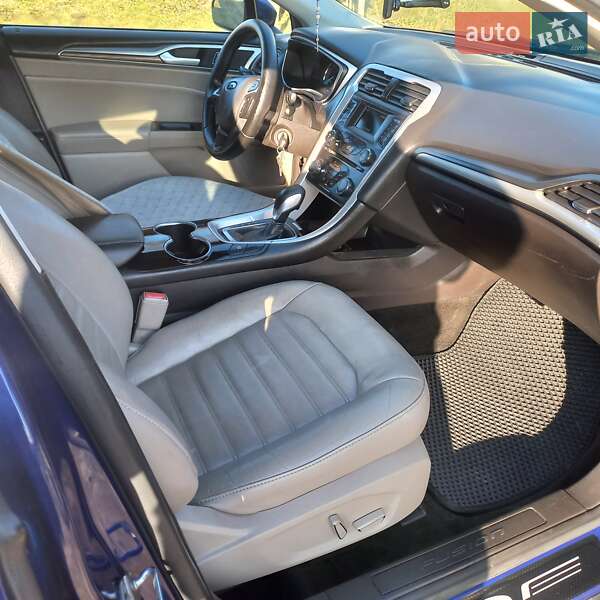 Седан Ford Fusion 2016 в Львові