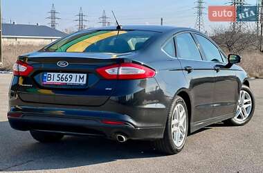 Седан Ford Fusion 2014 в 