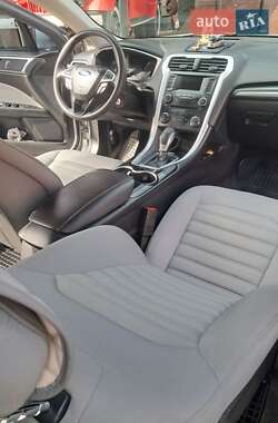 Седан Ford Fusion 2014 в 