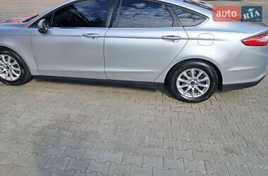 Седан Ford Fusion 2014 в 