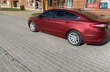 Седан Ford Fusion 2012 в 
