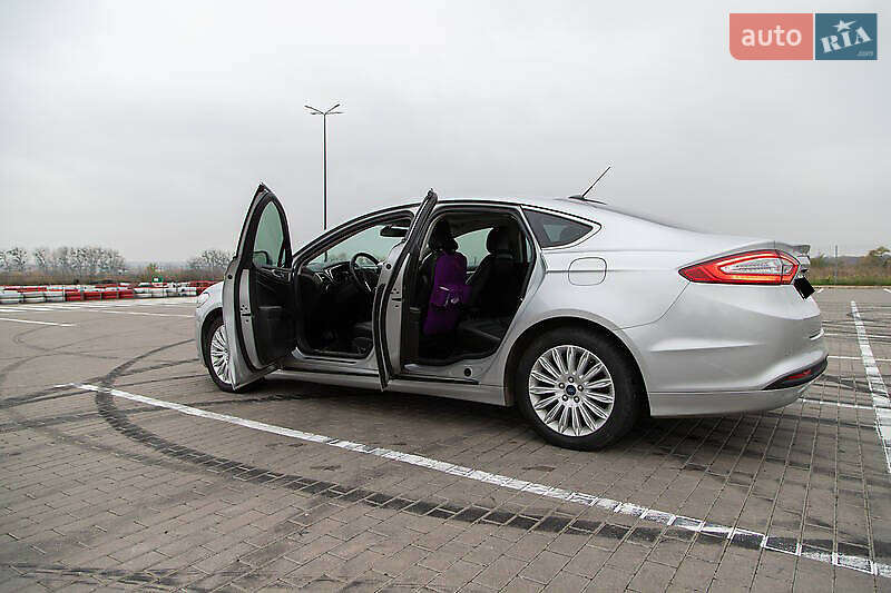 Седан Ford Fusion 2016 в Киеве