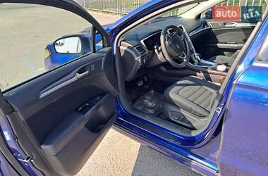 Седан Ford Fusion 2015 в 