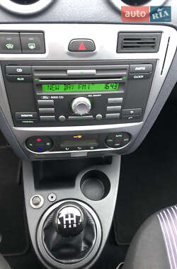 Хэтчбек Ford Fusion 2011 в 