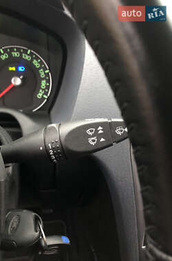 Хэтчбек Ford Fusion 2011 в 
