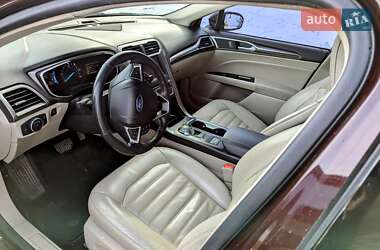 Седан Ford Fusion 2017 в 