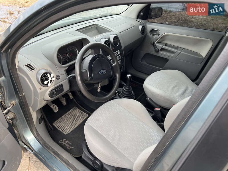 Хетчбек Ford Fusion 2003 в Дунаївцях