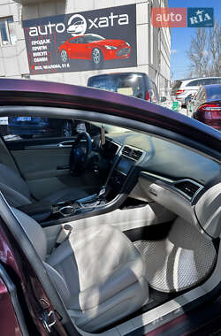 Седан Ford Fusion 2013 в 