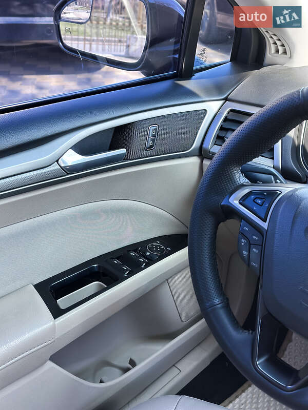 Седан Ford Fusion 2013 в Миколаєві