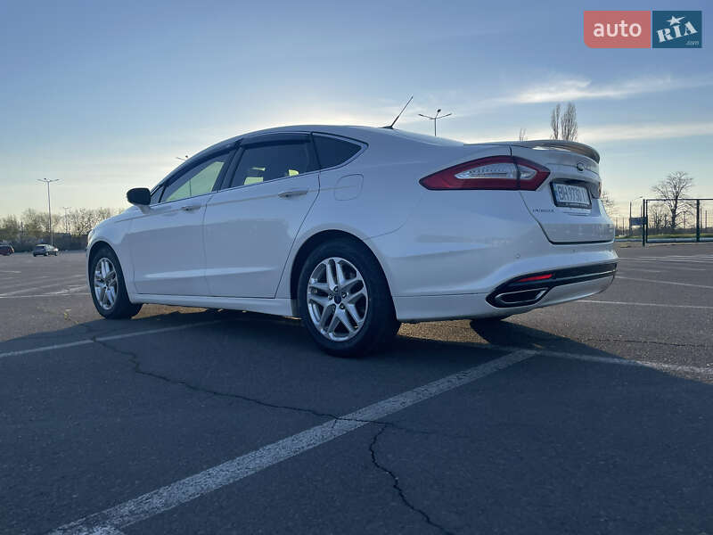 Седан Ford Fusion 2013 в Одесі
