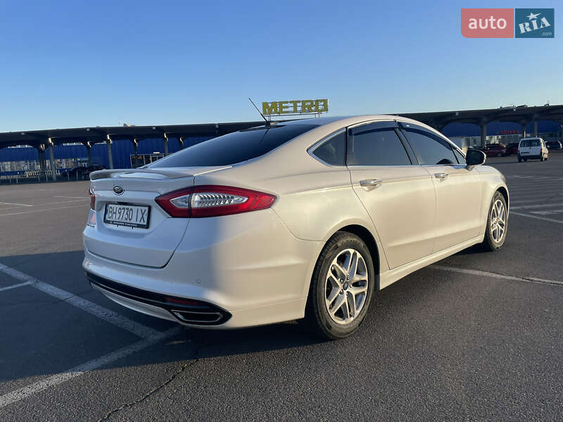Седан Ford Fusion 2013 в Одесі