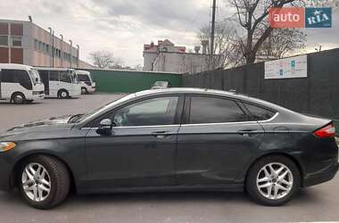 Седан Ford Fusion 2015 в 