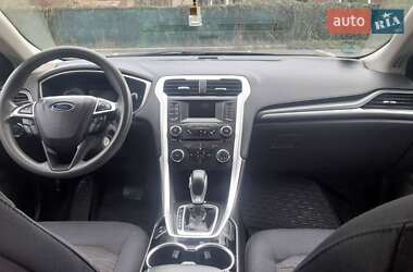 Седан Ford Fusion 2015 в 