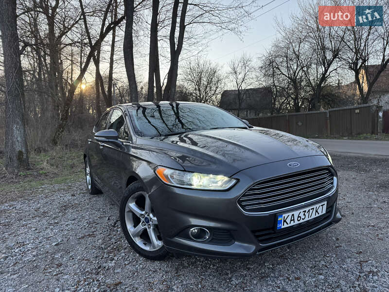 Седан Ford Fusion 2015 в 