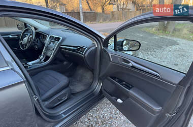 Седан Ford Fusion 2015 в 