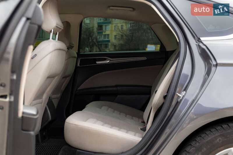 Седан Ford Fusion 2016 в Каменском