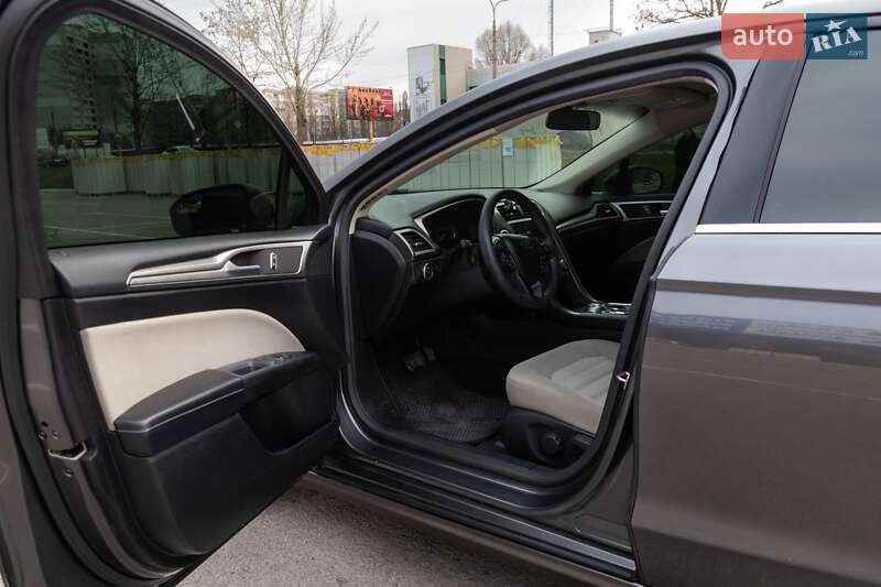 Седан Ford Fusion 2016 в Каменском