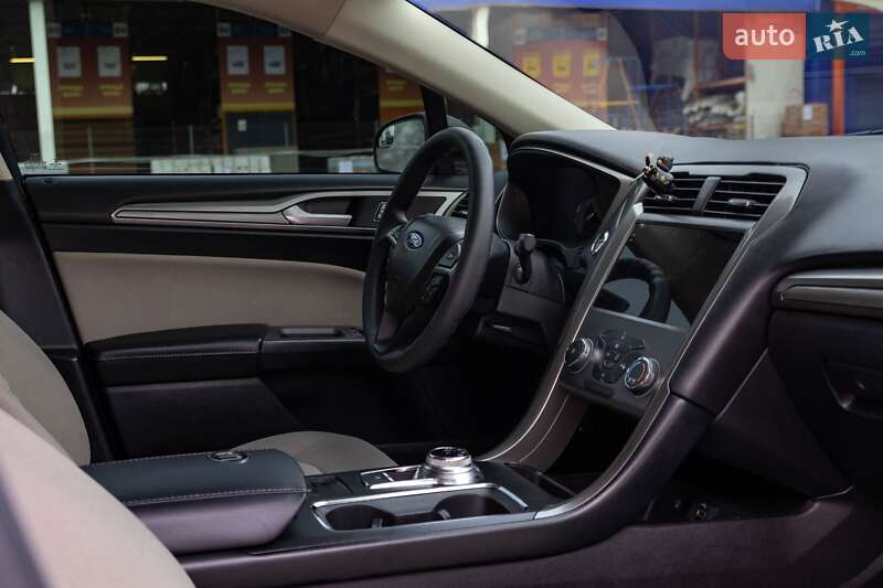 Седан Ford Fusion 2016 в Каменском