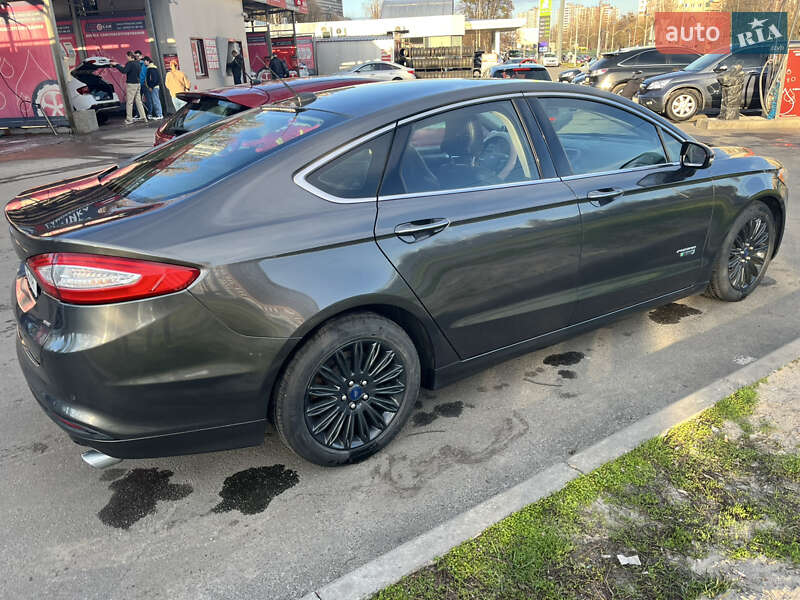 Седан Ford Fusion 2015 в Киеве