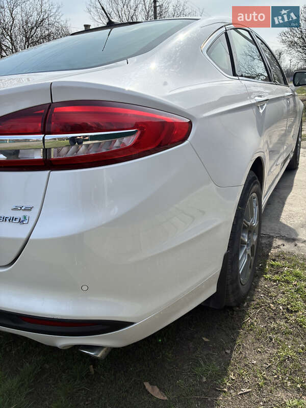 Седан Ford Fusion 2016 в Тернівці