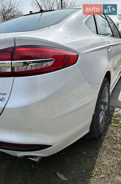 Седан Ford Fusion 2016 в 