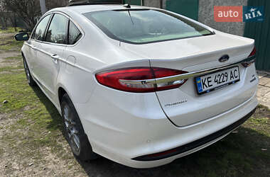 Седан Ford Fusion 2016 в 
