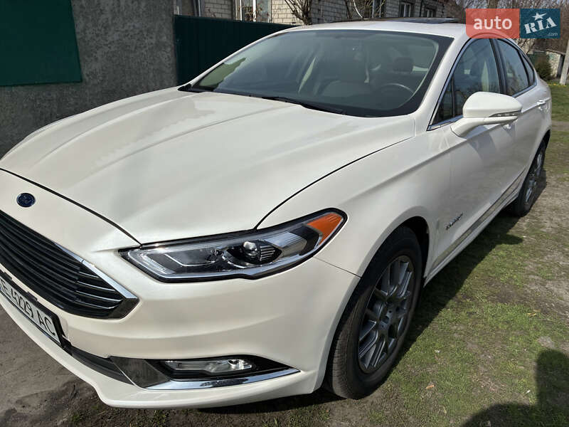 Седан Ford Fusion 2016 в Тернівці