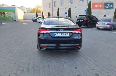 Седан Ford Fusion 2017 в 