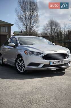Седан Ford Fusion 2016 в 