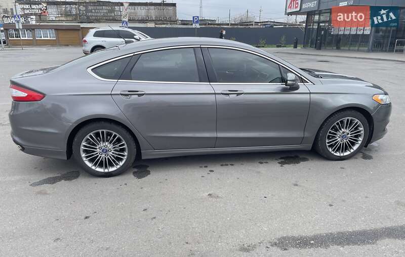 Седан Ford Fusion 2013 в Одесі