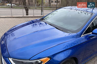 Седан Ford Fusion 2016 в 